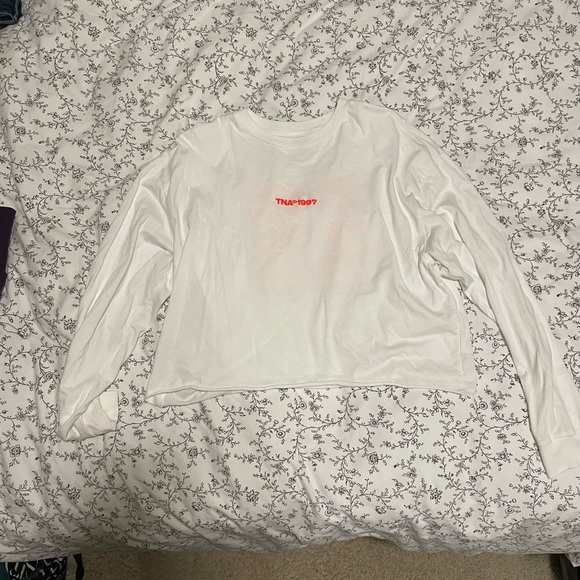 Aritzia TNA Cropped Long sleeve - Picture 2 of 4